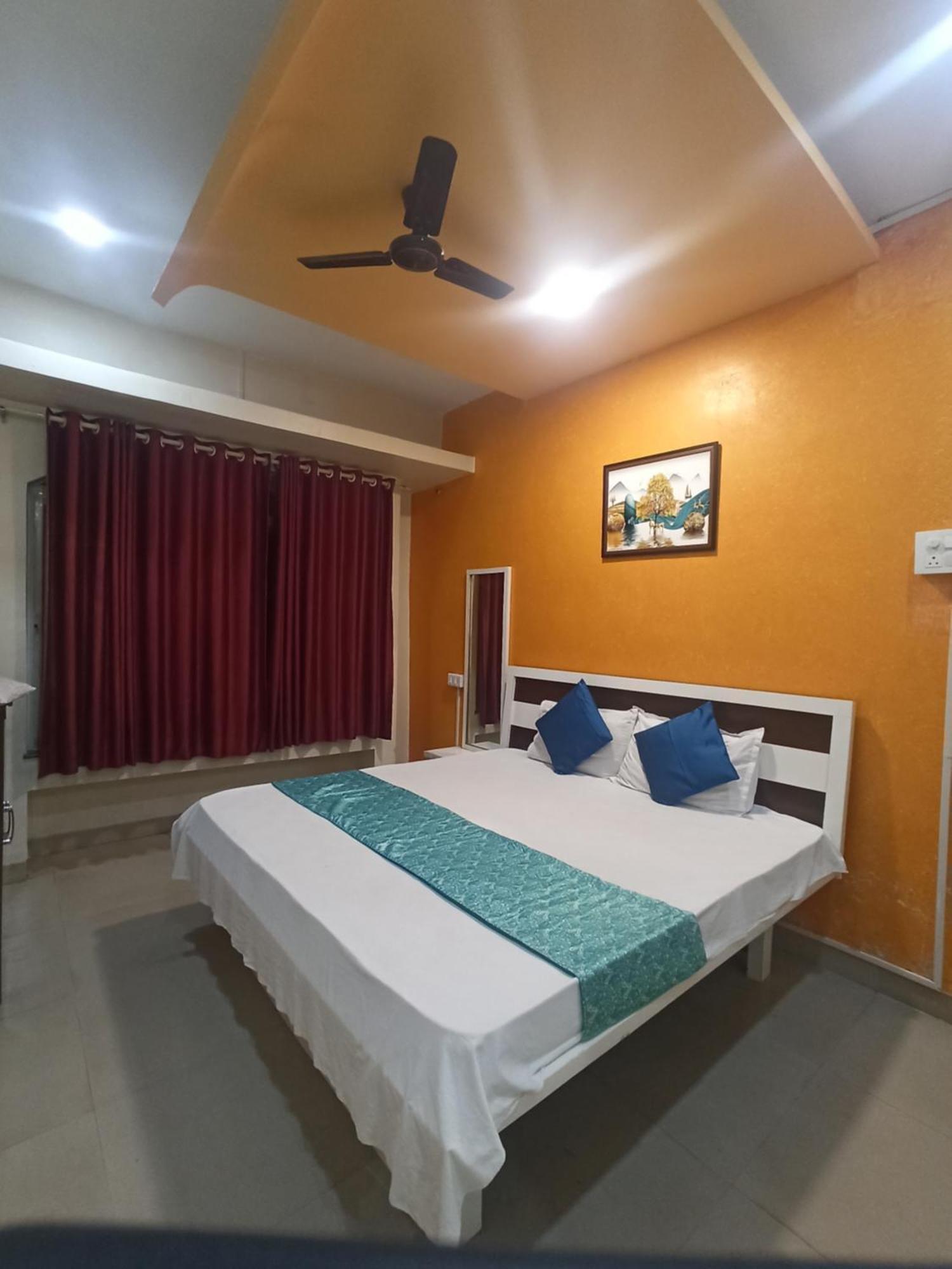 Malwade Motel Pune Exteriör bild